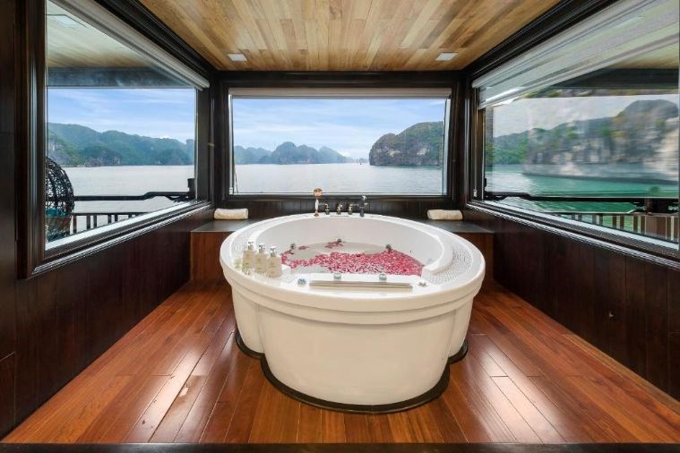 Suite Regent Với Sân Hiên  - 2 Ngày 1 Đêm